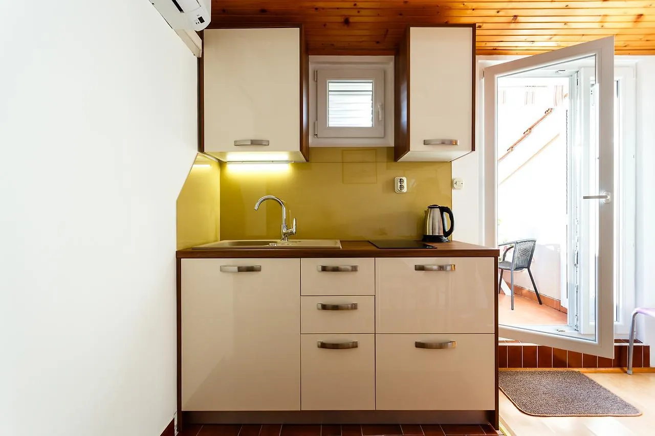 Apartments Durda Krk Town 0*,