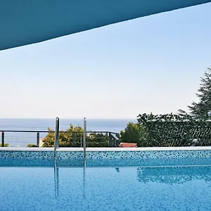  Apartman In Ziza, Rooftop Swimming Pool Horvátország