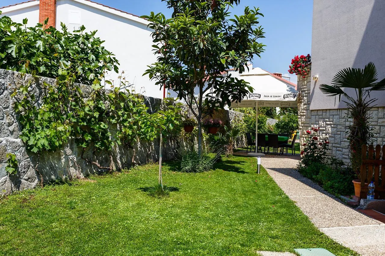 Apartments Durda Krk Town 0*,